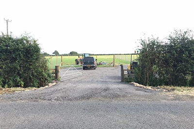 Entrance on the B3024 Soulbury Road